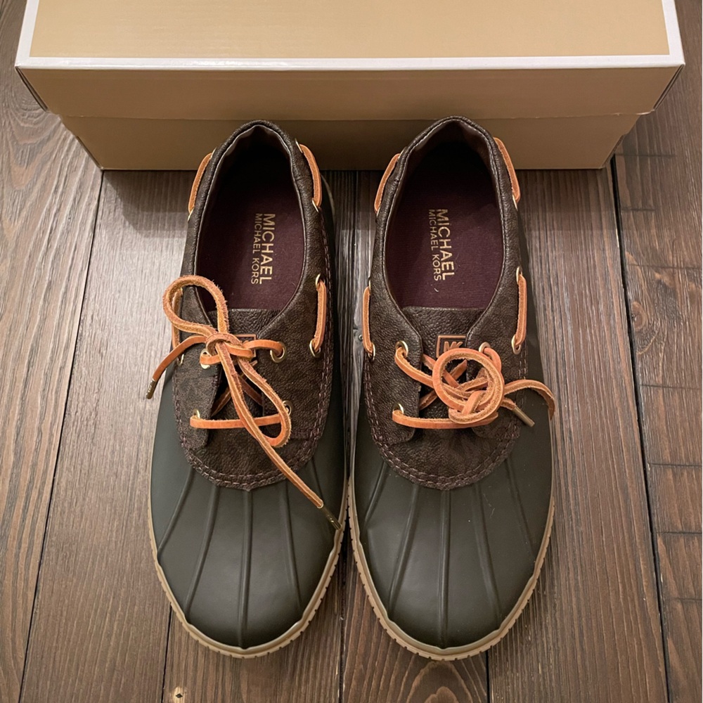 Michael Kors Brown Hyde Lace Up size 7 Shoes- never worn